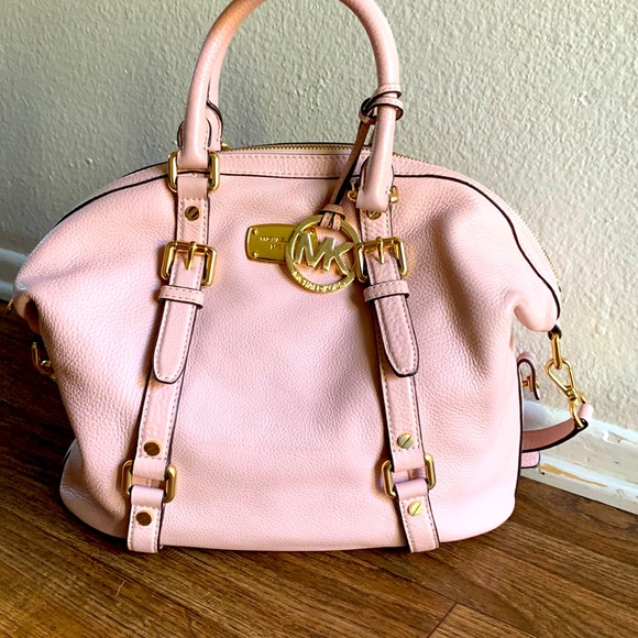 Michael Kors Handbags - Michael Kors Bedford Belted Medium Satchel Baby Pink 🔥